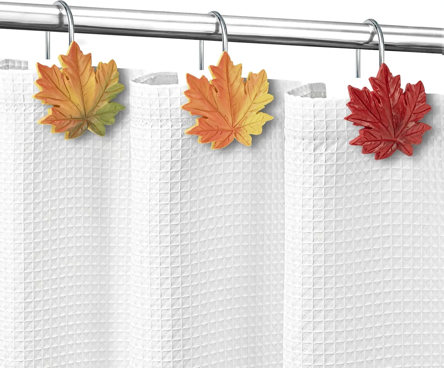 A bathroom through the year: swapping hooks and curtains by season